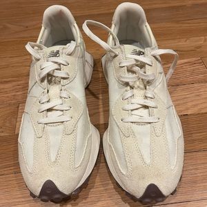 New Balance 327 size 8